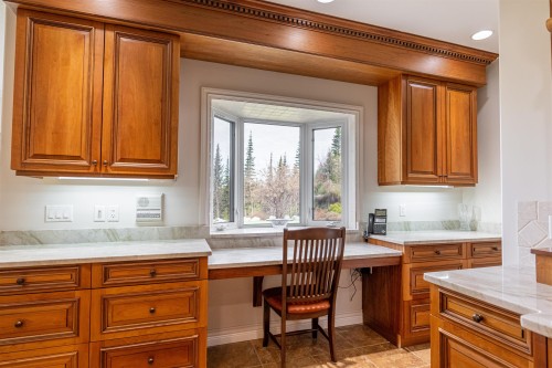 7003 Valleyview Drive, Valleyview, BC 