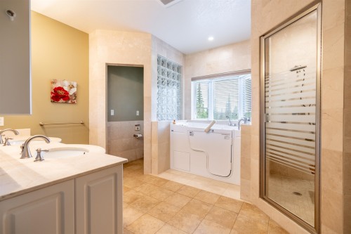 7003 Valleyview Drive, Valleyview, BC 