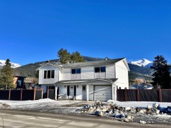 1272 4th Avenue  Valemount, BC V0E 2Z0