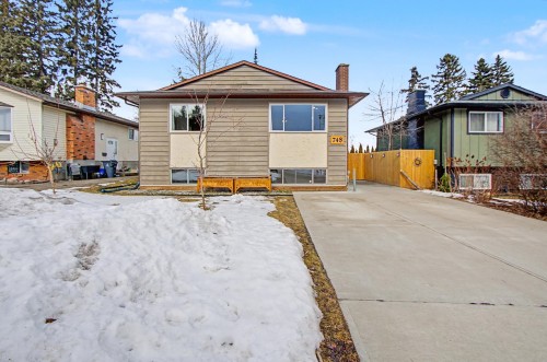 748 Ochakwin Crescent  Prince George, BC V2M 5P3