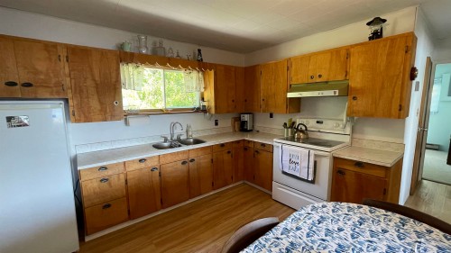 49805 Tapping Road, Cluculz Lake, BC 
