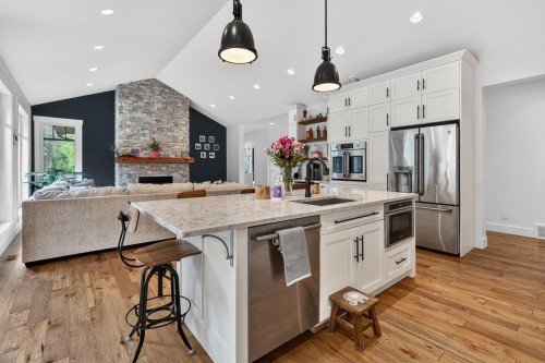 110 Westview Road, Prince George, BC - Indoor Photo Showing Kitchen With Upgraded Kitchen