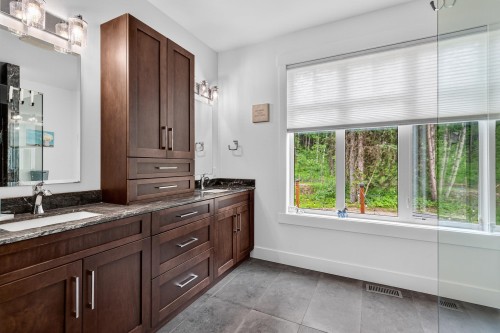 110 Westview Road, Prince George, BC - Indoor Photo Showing Bathroom