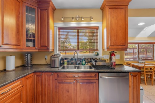 2150 Laurier Crescent, Prince George, BC - Indoor Photo Showing Kitchen With Double Sink