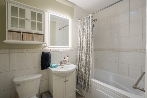 2150 Laurier Crescent, Prince George, BC - Indoor Photo Showing Bathroom