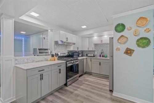 2150 Laurier Crescent, Prince George, BC - Indoor Photo Showing Kitchen
