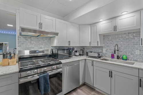 2150 Laurier Crescent, Prince George, BC - Indoor Photo Showing Kitchen With Double Sink With Upgraded Kitchen