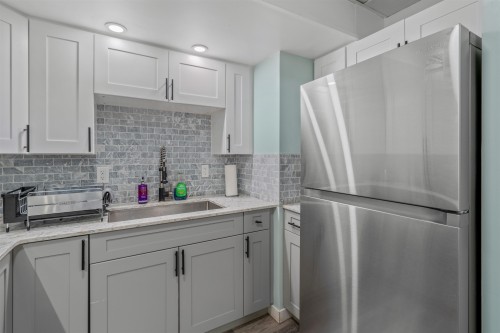 2150 Laurier Crescent, Prince George, BC - Indoor Photo Showing Kitchen With Upgraded Kitchen