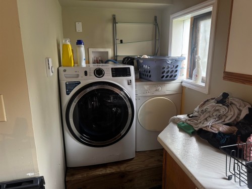 3168 Copeland Road, Quesnel, BC - Indoor Photo Showing Laundry Room