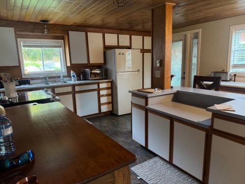 3168 Copeland Road, Quesnel, BC - Indoor Photo Showing Kitchen With Double Sink