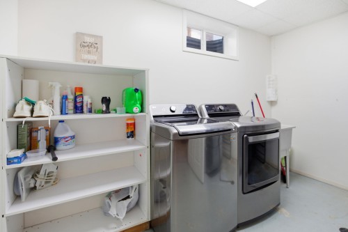 176 Thacker Crescent, Prince George, BC - Indoor Photo Showing Laundry Room