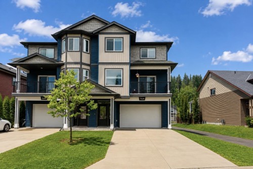 7639 Creekside Way, Prince George, BC - Outdoor With Facade