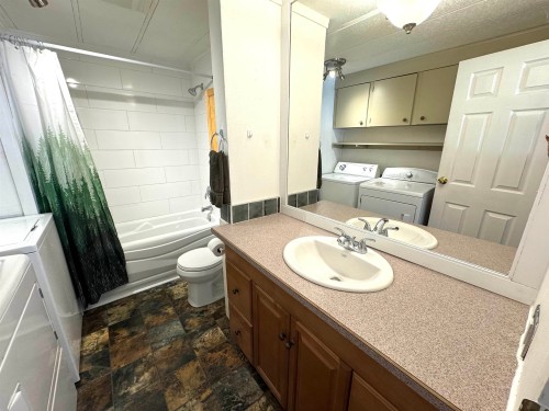 1155 4Th Avenue, Valemount, BC 