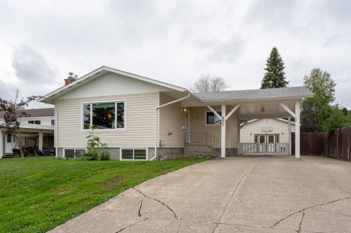 805 Faulkner Crescent  Prince George, BC V2M 5E1