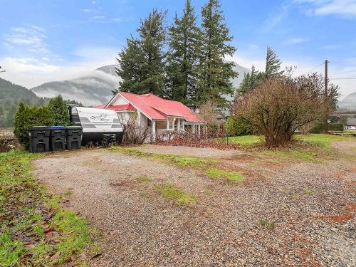 366 Water Avenue, Hope, BC 