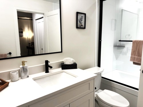 201-120 Esplanade Avenue, Harrison Hot Springs, BC 