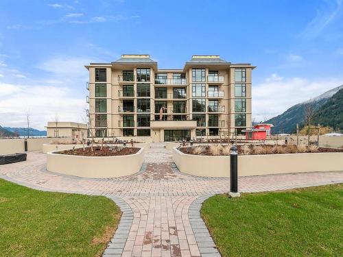 206 120 Esplanade Avenue, Harrison Hot Springs, BC 