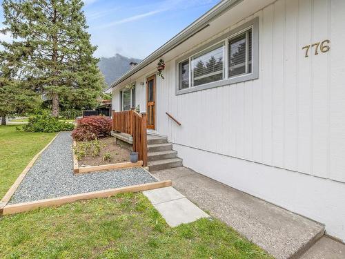 776 7Th Avenue, Hope, BC 