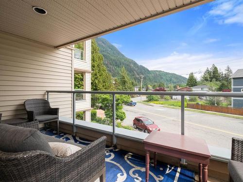 201 410 Esplanade Avenue, Harrison Hot Springs, BC 