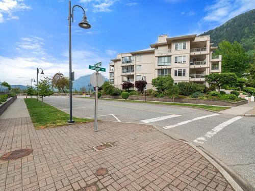 201 410 Esplanade Avenue, Harrison Hot Springs, BC 