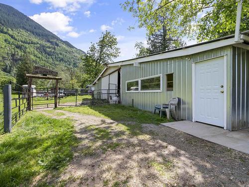 58608 Mckay Road, Hope, BC 