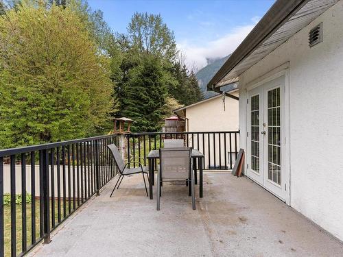 21034 Riverview Drive, Hope, BC 