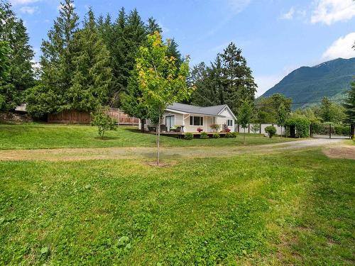 10159 Caryks Road, Rosedale, BC 