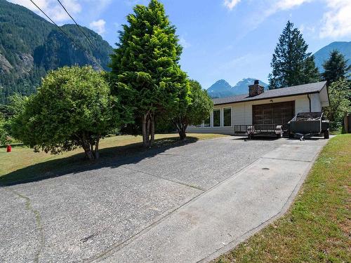 63712 Heather Avenue, Hope, BC 