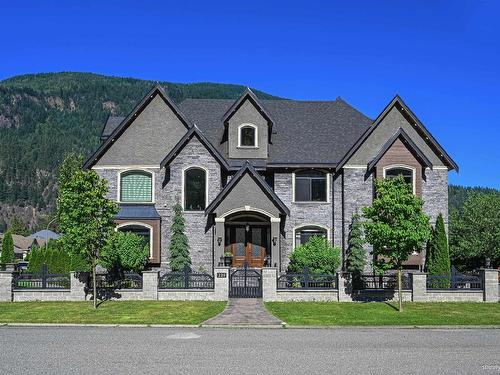 220 Balsam Avenue, Harrison Hot Springs, BC 