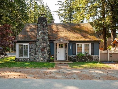 374 Cedar Street, Cultus Lake, BC 