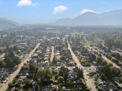 45708 Lewis Avenue, Chilliwack, BC 