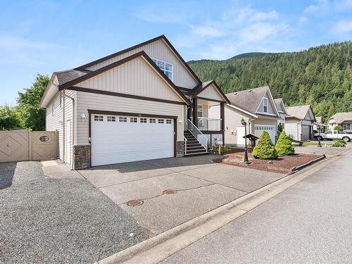 20 349 Walnut Avenue, Harrison Hot Springs, BC 