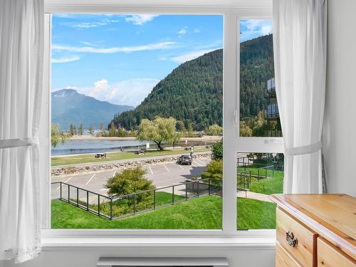 205 378 Esplanade Avenue, Harrison Hot Springs, BC 