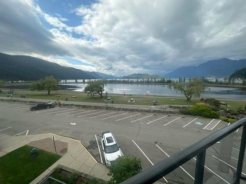 320 378 Esplanade Avenue, Harrison Hot Springs, BC 