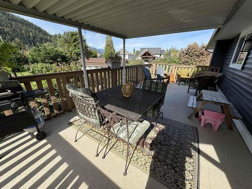 604 Lakberg Crescent, Harrison Hot Springs, BC 