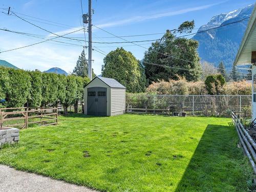 477 3Rd Avenue, Hope, BC 