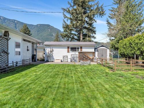 477 3Rd Avenue, Hope, BC 