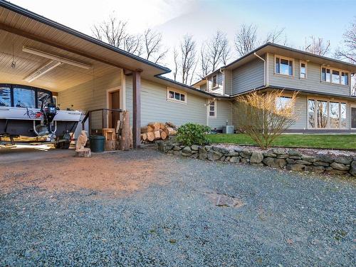 43207 Salmonberry Drive, Chilliwack, BC 