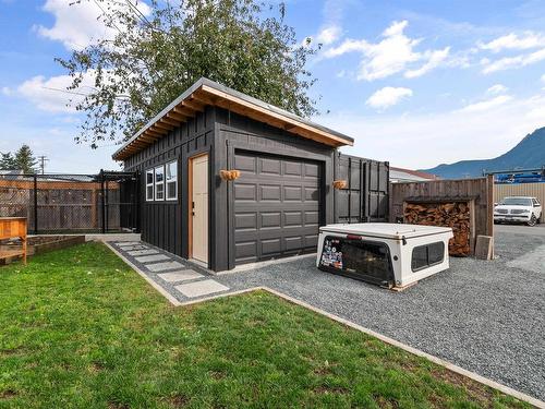 9857 Munro Avenue, Rosedale, BC 