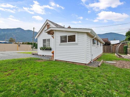 9857 Munro Avenue, Rosedale, BC 