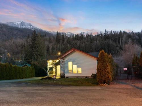 9962 Llanberis Way, Rosedale, BC 