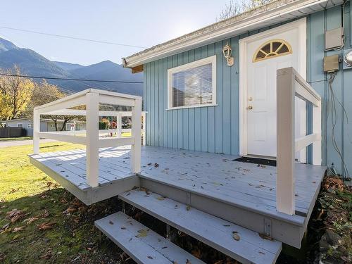 1879 Carol Road, Lindell Beach, BC 