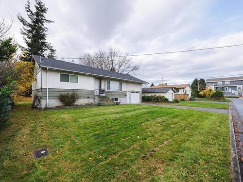 8585 Howard Crescent, Chilliwack, BC 