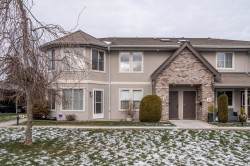 16-8533 Broadway Street  Chilliwack, BC V2P 5V4