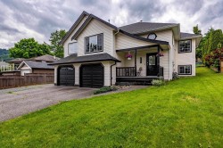 5628 Thornhill Street  Chilliwack, BC V2R 3Y7