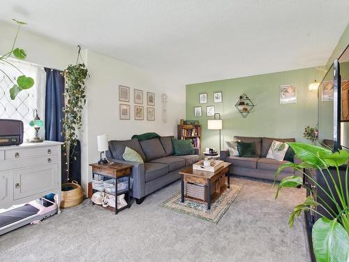 8687 Elm Drive, Chilliwack, BC 