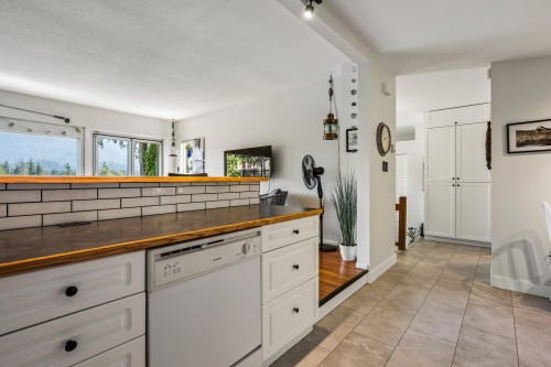 312 Munroe Avenue, Cultus Lake, BC 