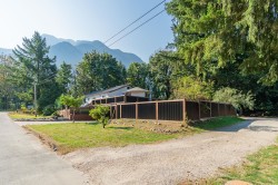 695 Hudson Bay Street  Hope, BC V0X 1L4
