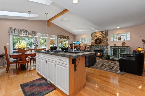 262 First Avenue, Cultus Lake, BC 