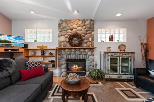 262 First Avenue, Cultus Lake, BC 